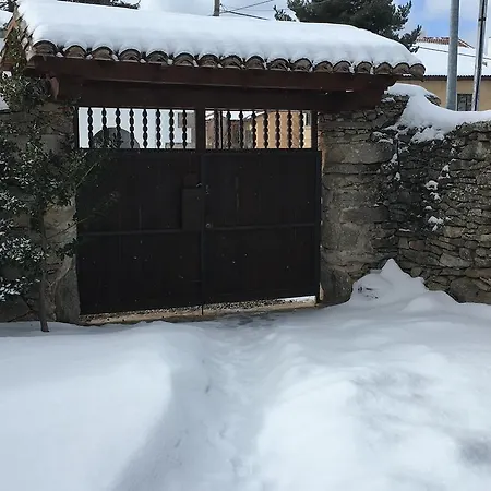 Ermita De Gredos Nyaraló